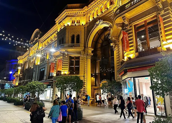 A Metros Del Obelisco/Centro/Teatros/Pizzerias/Mas